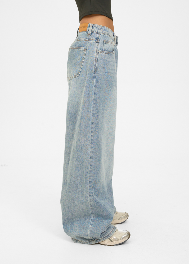 Wide leg classic low waist jeans