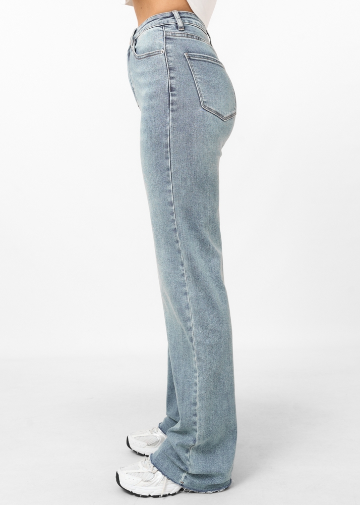Straight leg stretch jeans