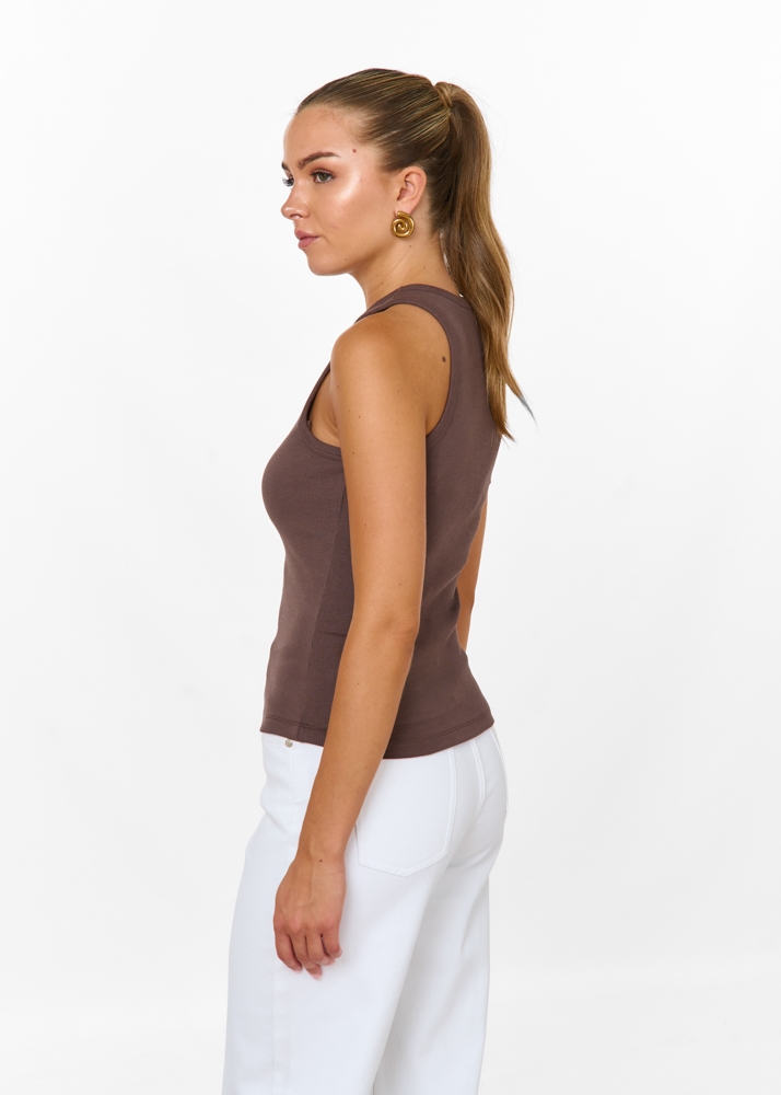 tv tanktop chocobruin