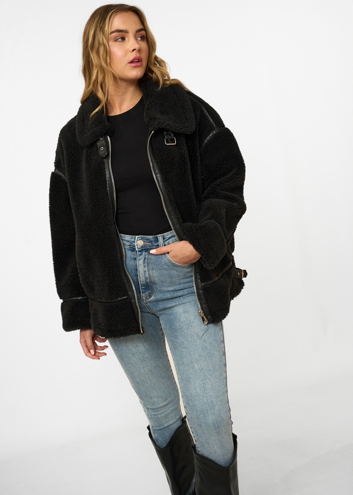 Lia lammy jacket zwart