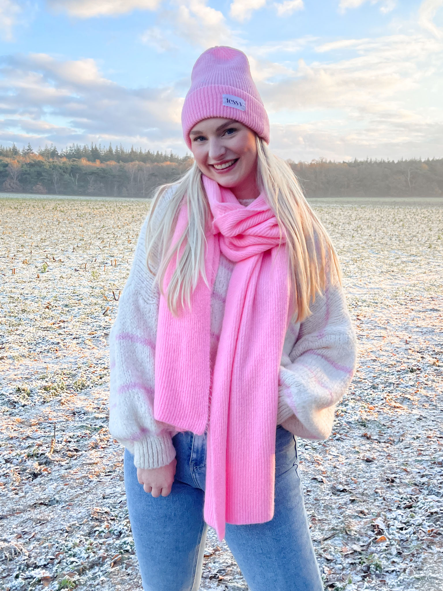 Tess v muts roze