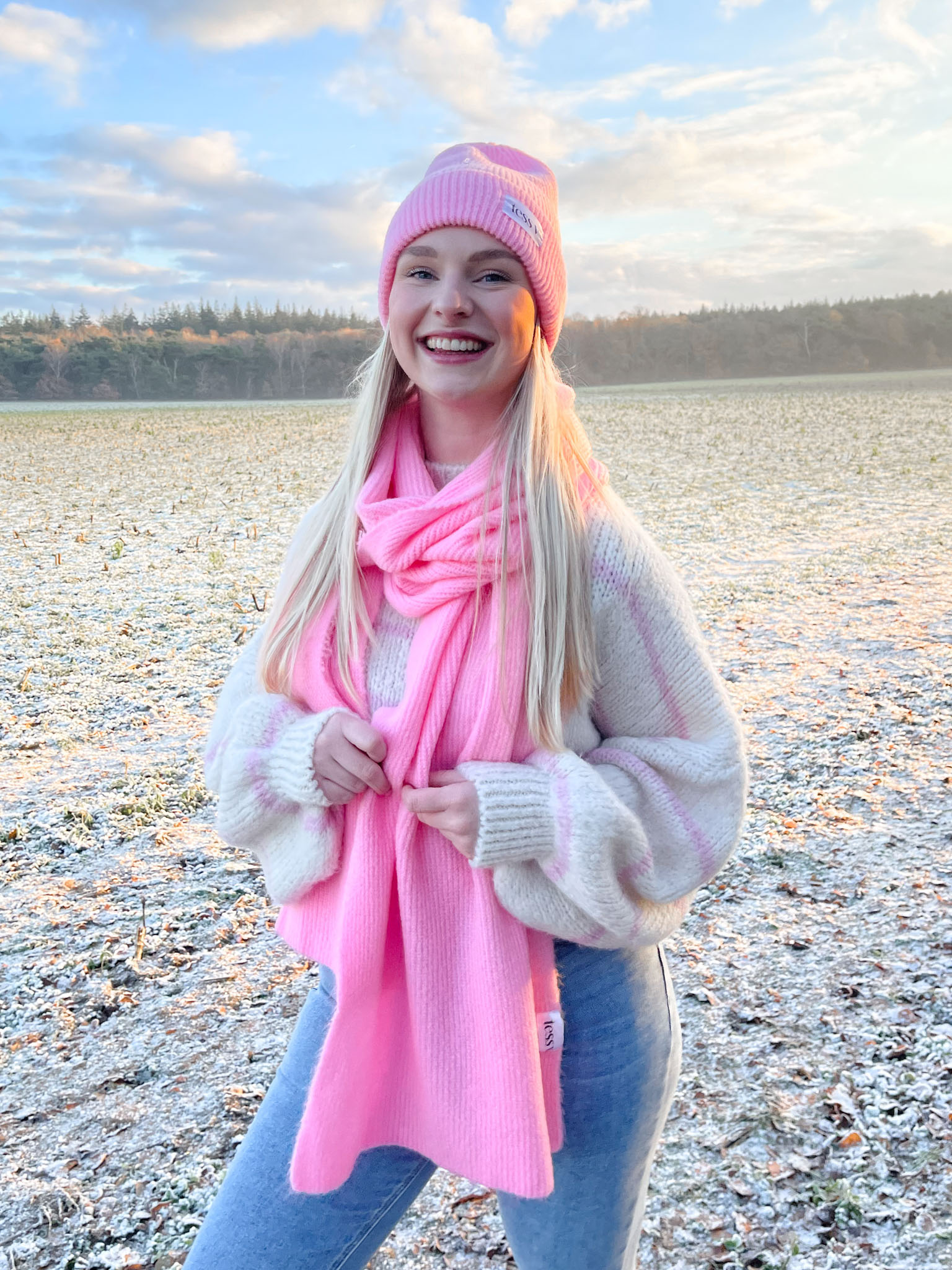 Tess v muts roze