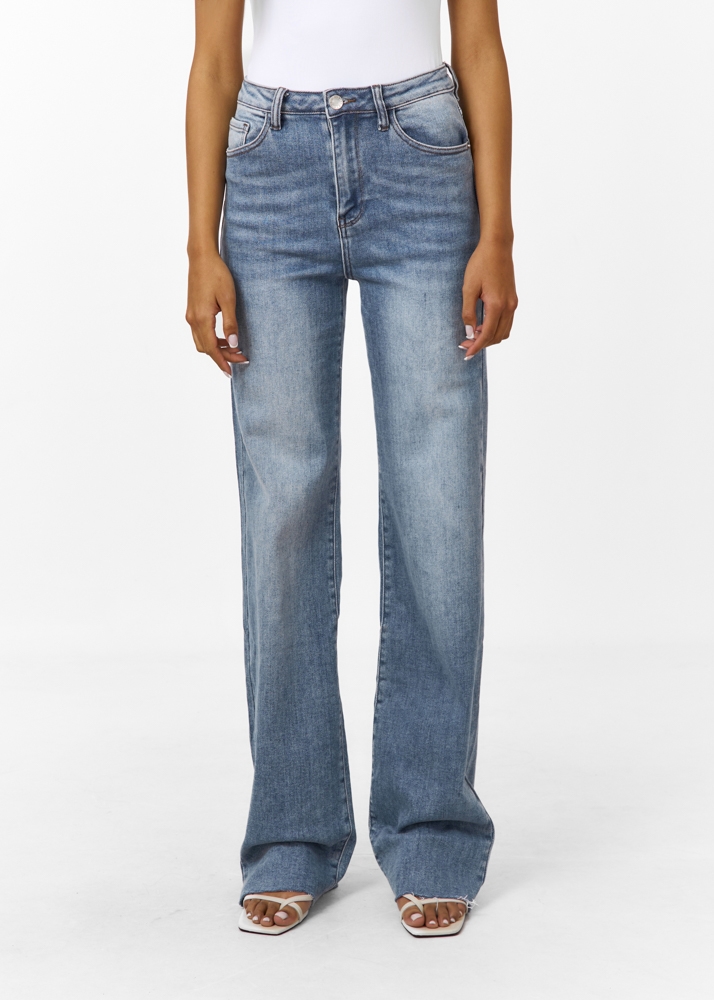 Straight leg stretch jeans