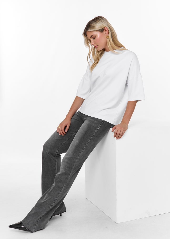 Straight leg stretch jeans
