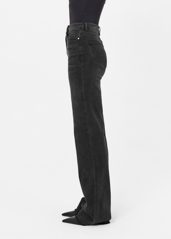 Straight leg stretch jeans