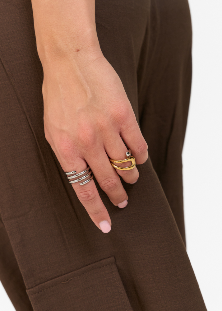 Ivy ring