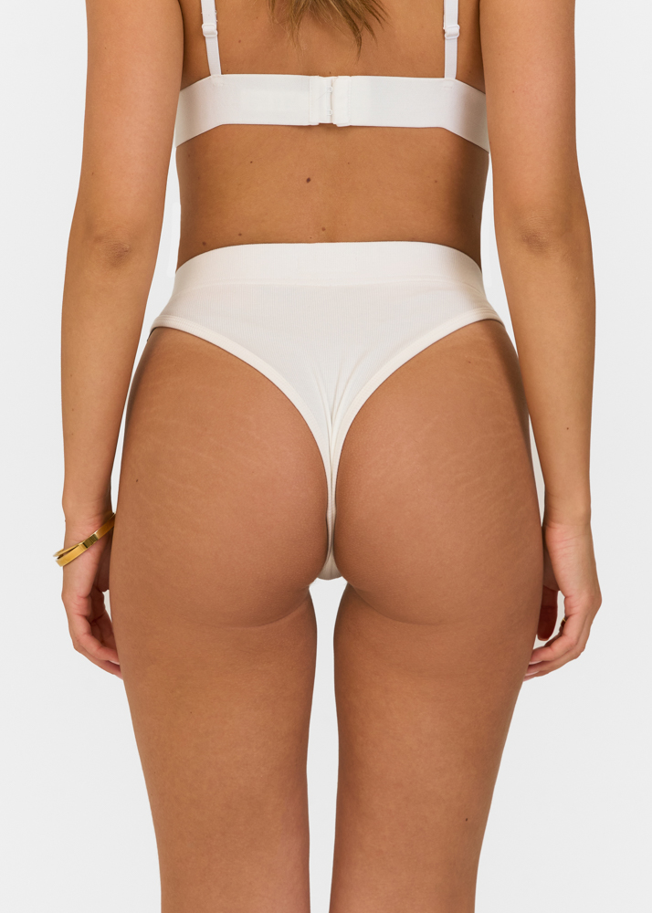 Tess v undie
