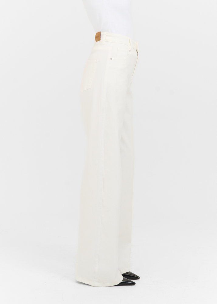 Wide leg stretch lightweight jeans