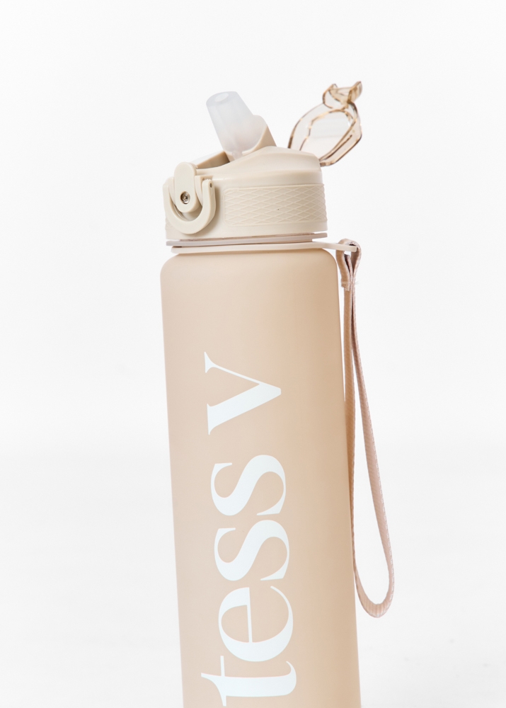 Tess v waterfles