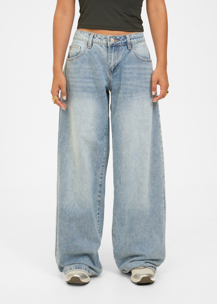 Wide leg classic low waist jeans