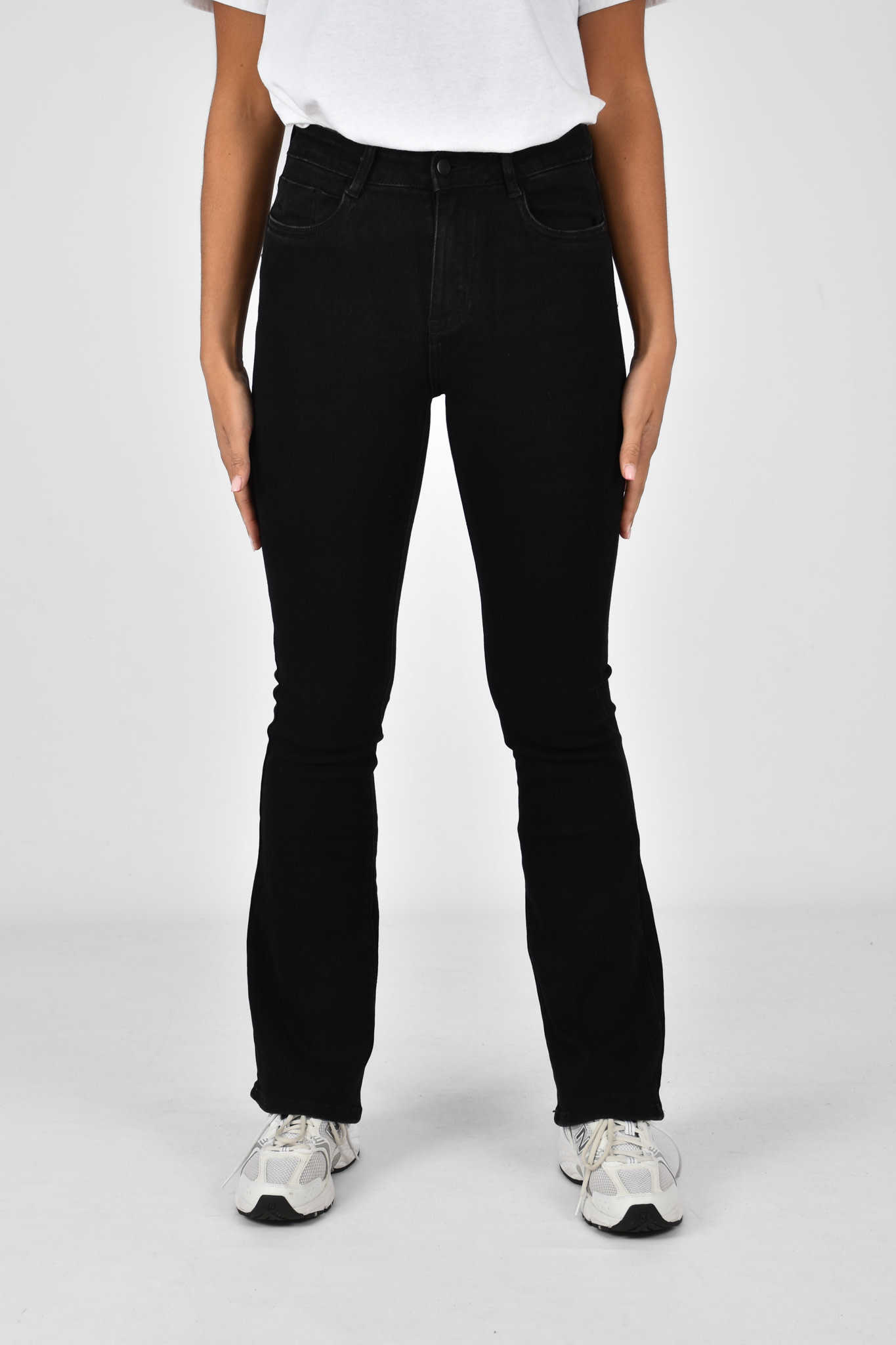 Loena flared jeans black