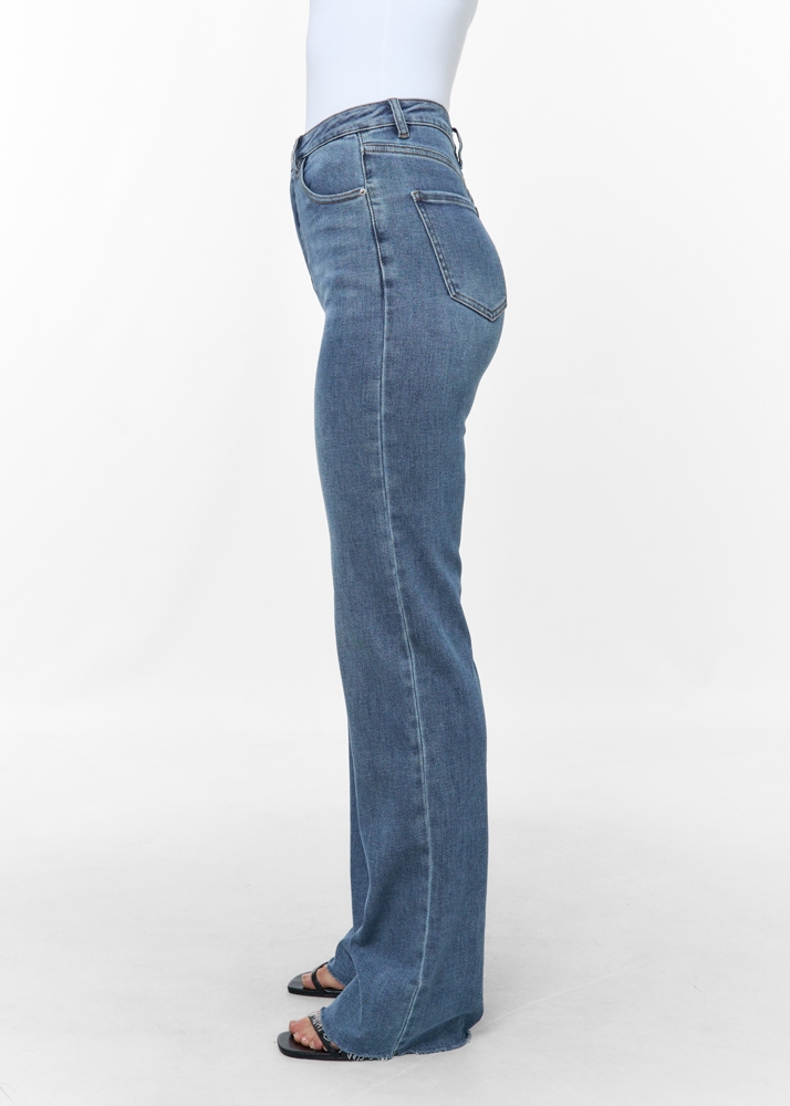 Straight leg stretch jeans