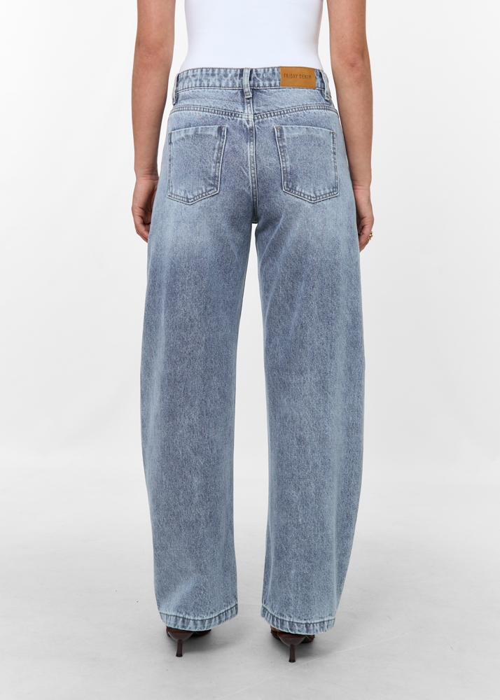 Balloon jeans