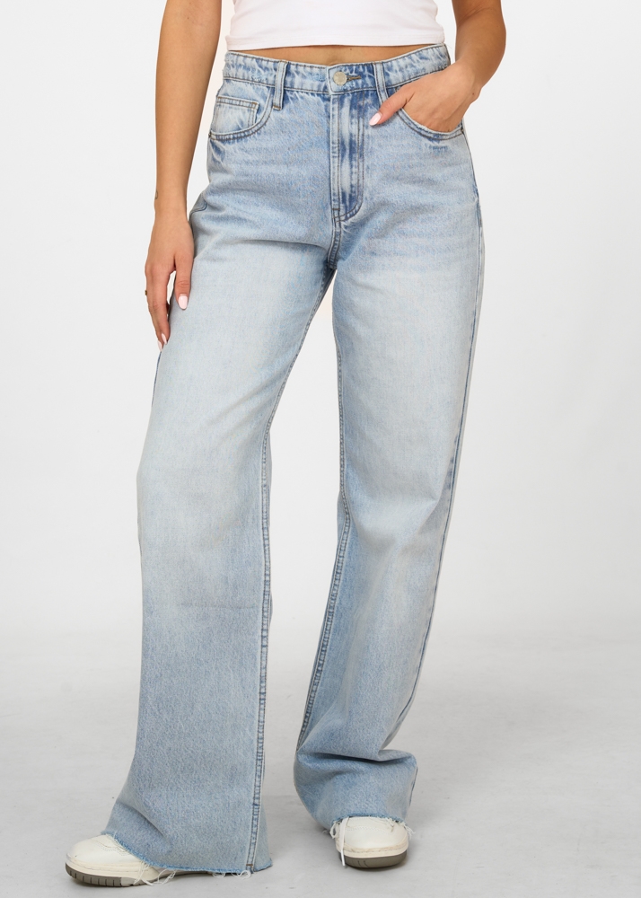 Straight leg vintage jeans Straight leg vintage jeans