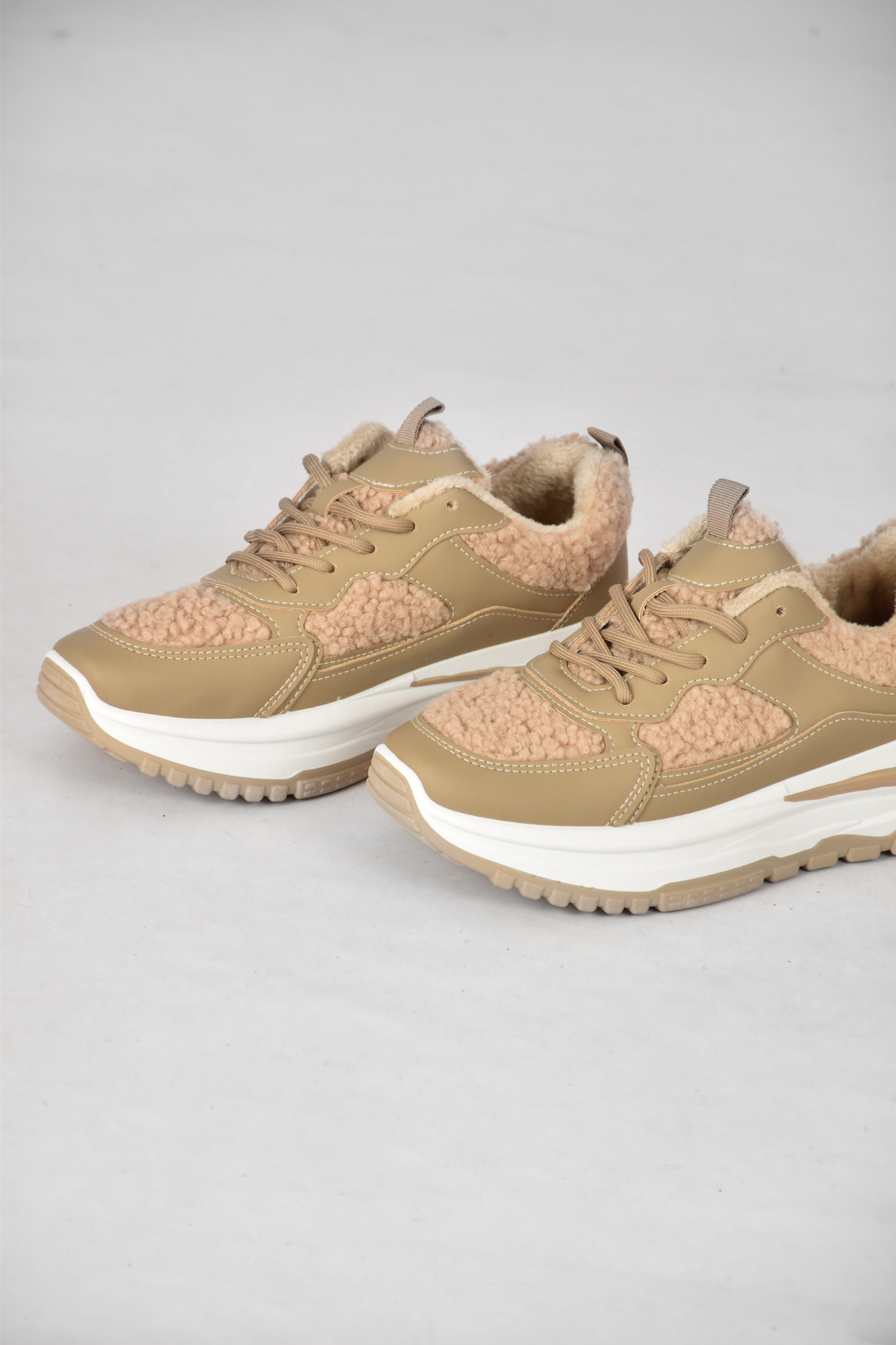Teddy sneaker bruin