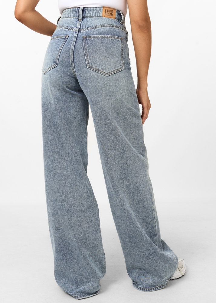 Wide leg jeans