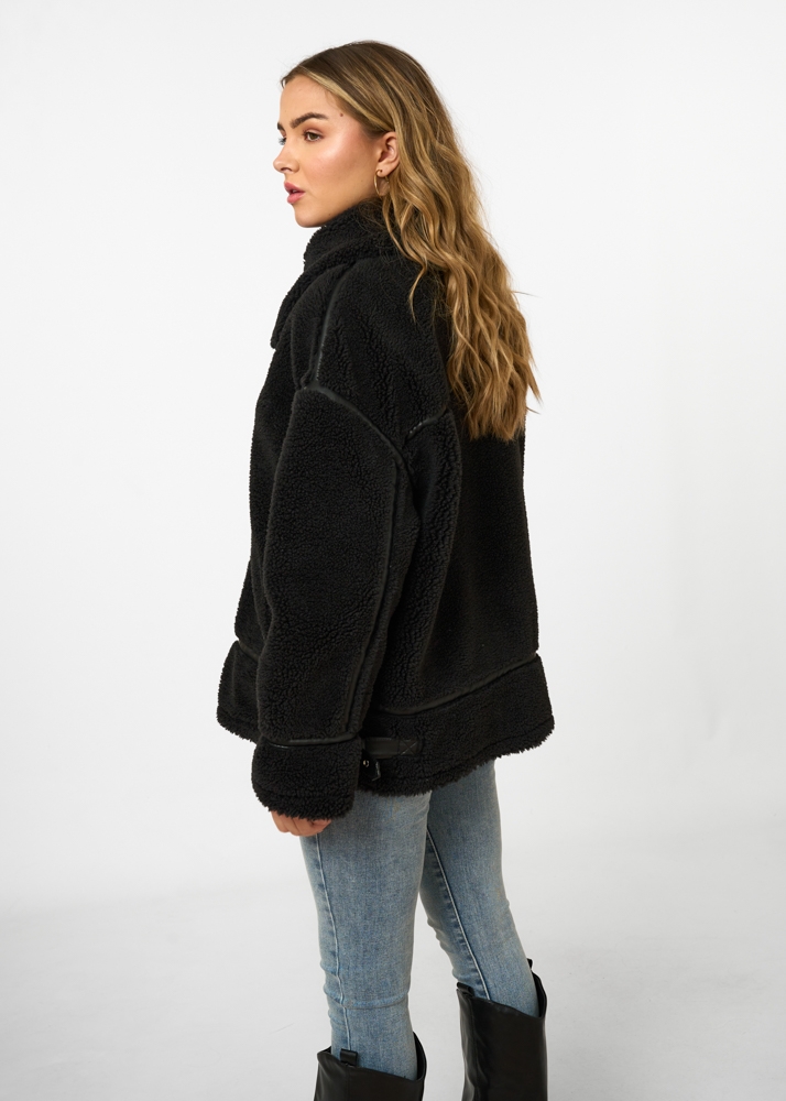 Lia lammy jacket zwart