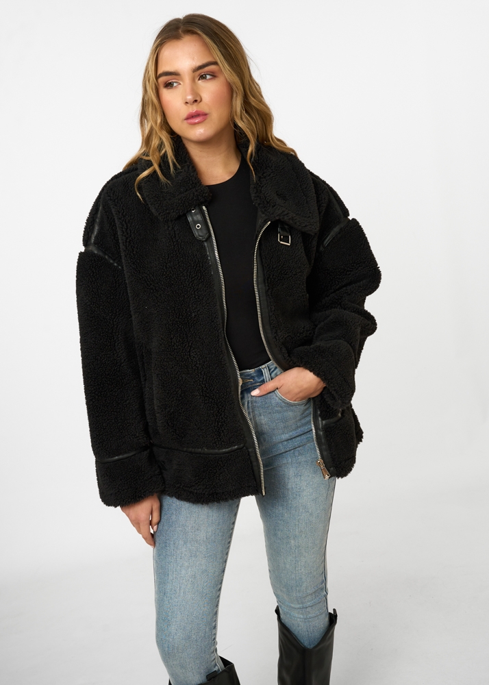 Lia lammy jacket zwart