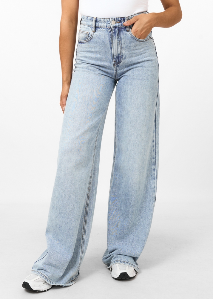 Wide leg jeans