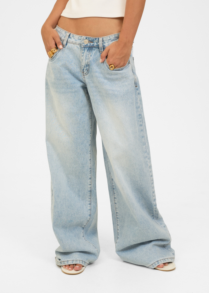 Wide leg classic low waist jeans