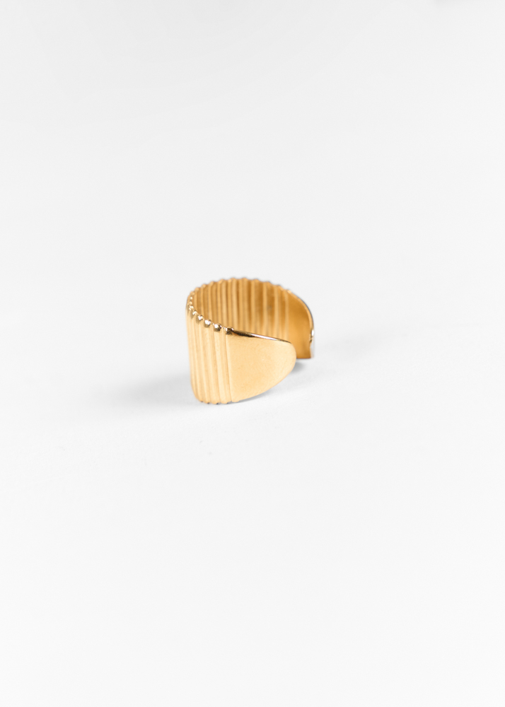 Bibi ear cuff