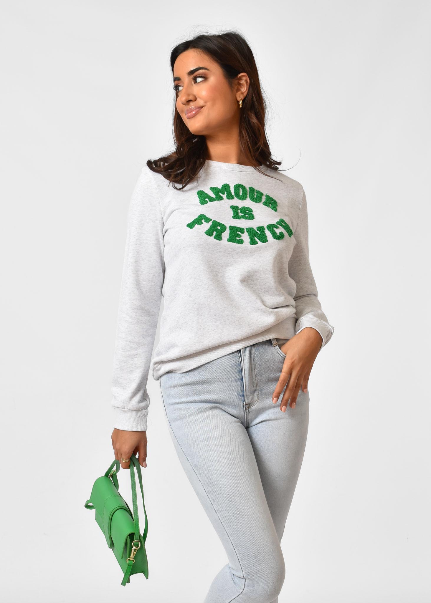 Destructief Interpreteren ziekenhuis Grijze sweater met groene tekst | Dames sweaters | tess v