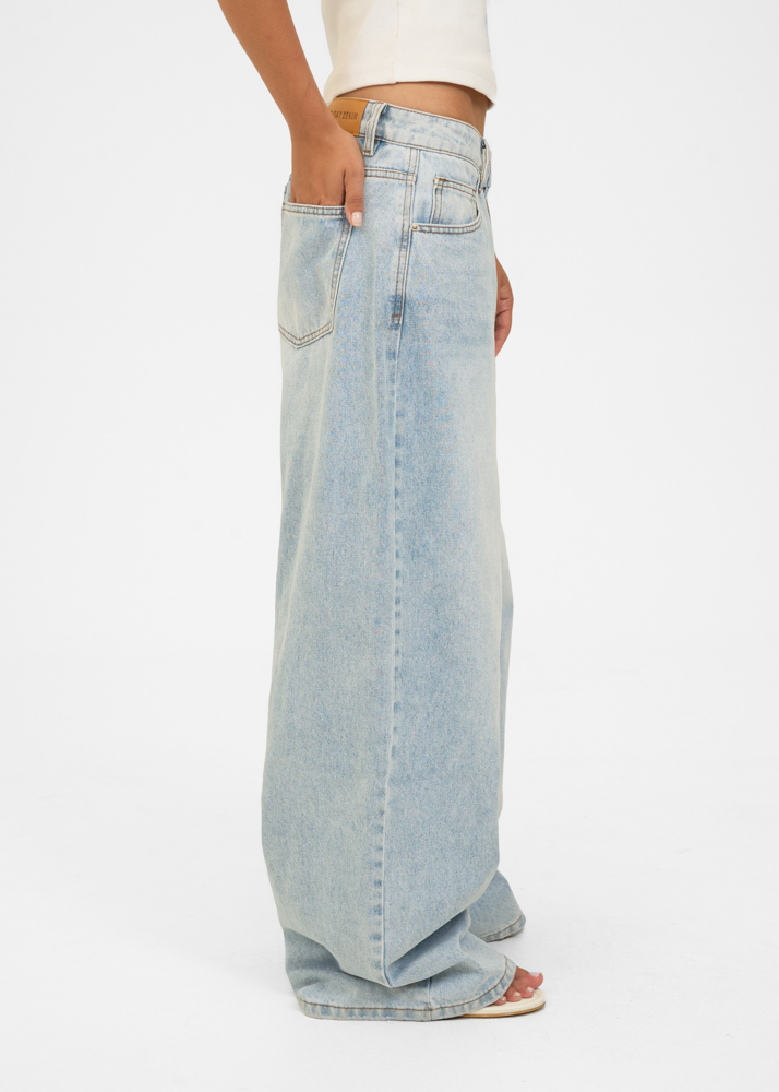 Wide leg classic low waist jeans