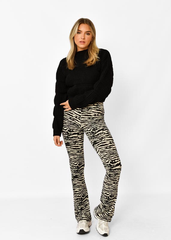 Lies flared zebra