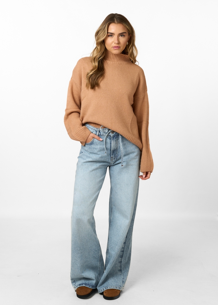 Sara coltrui camel