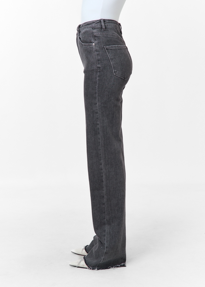 Straight leg stretch jeans