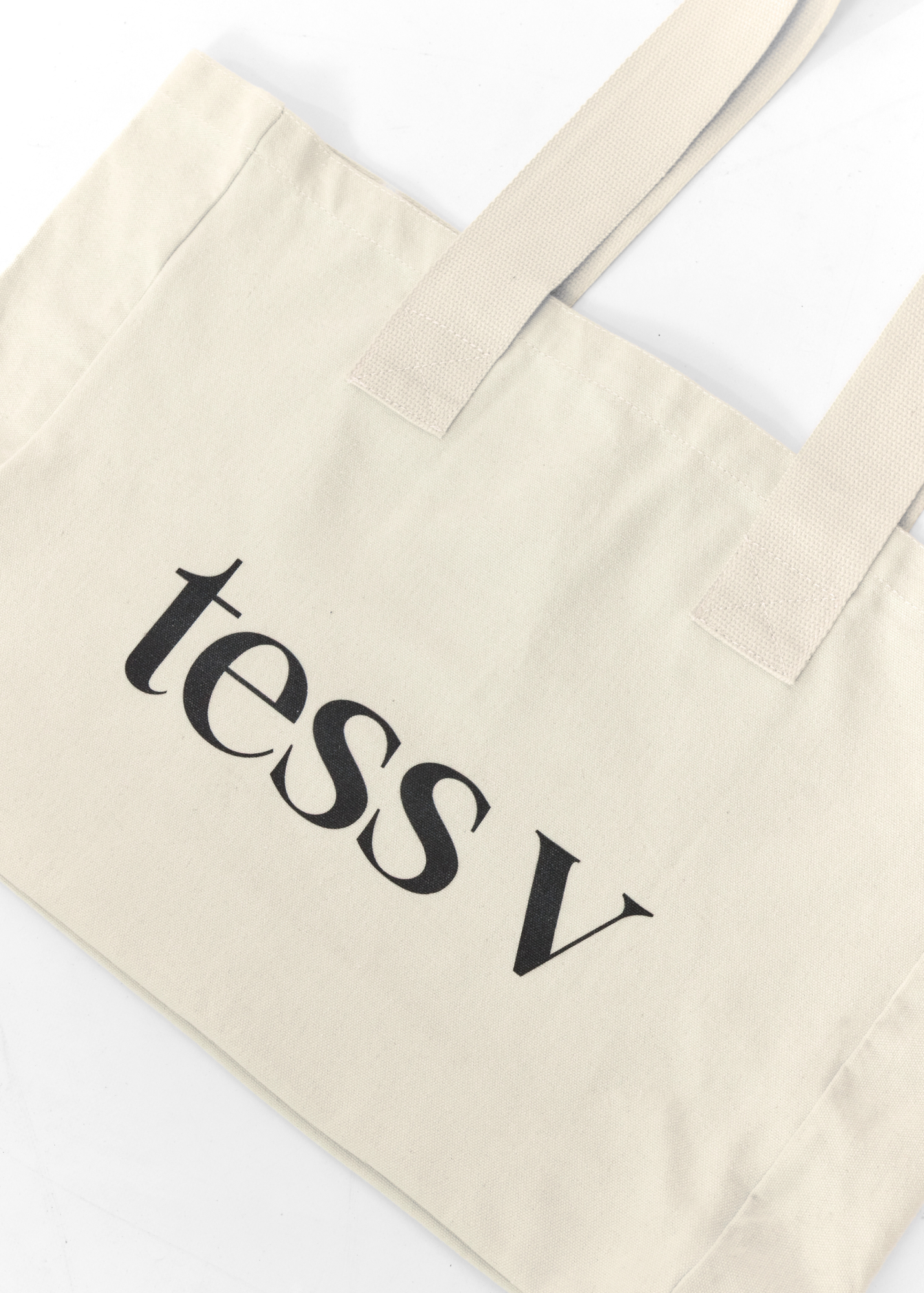 Tess V tote bag