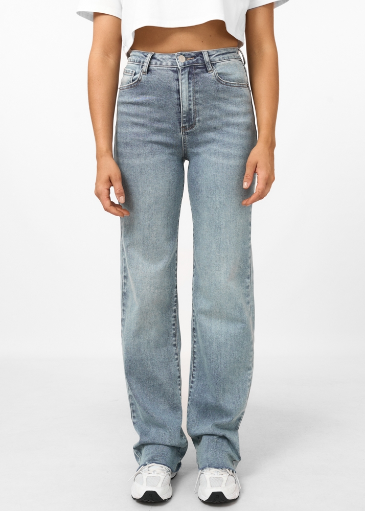 Straight leg stretch jeans