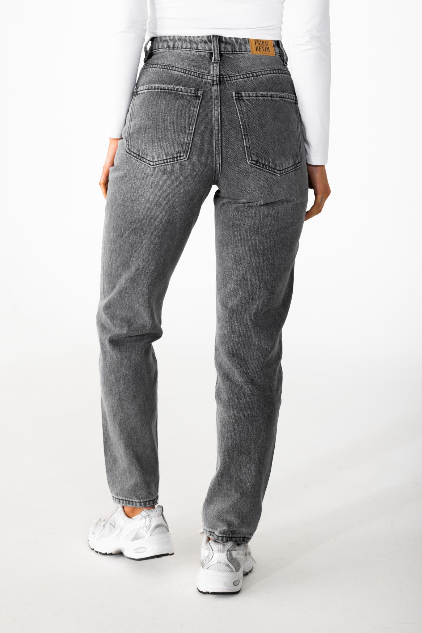 Mom jeans grijs