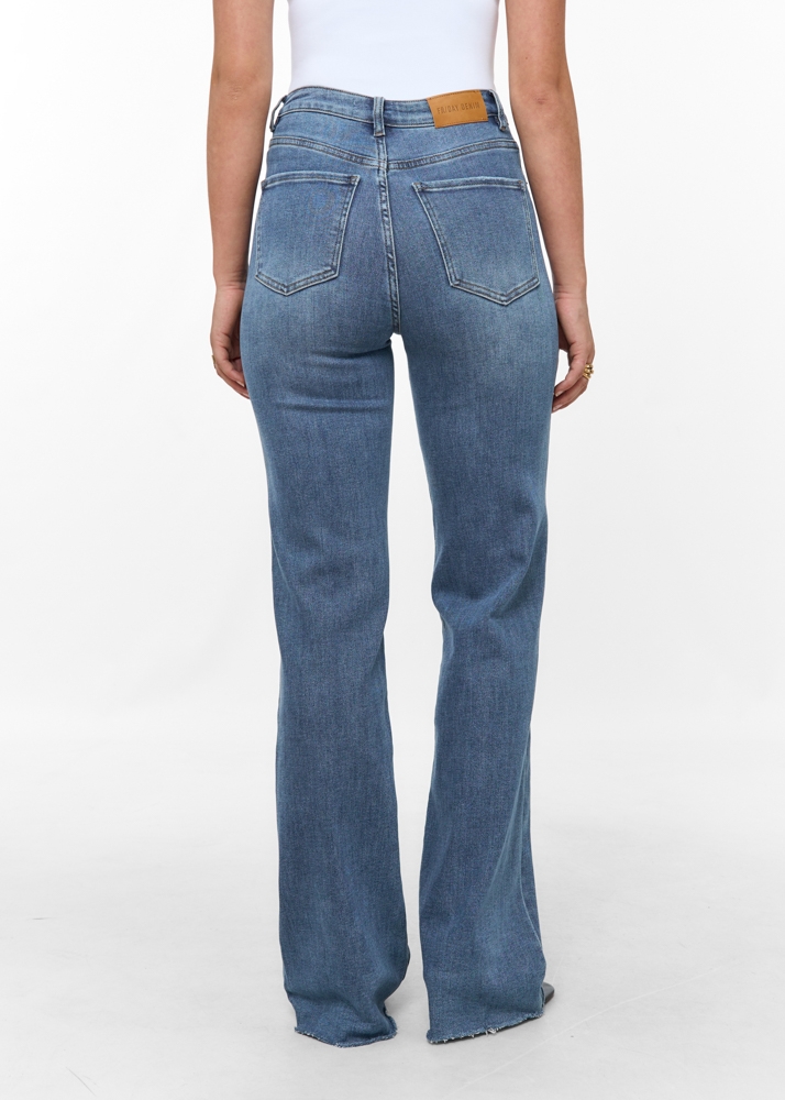 Straight leg stretch jeans