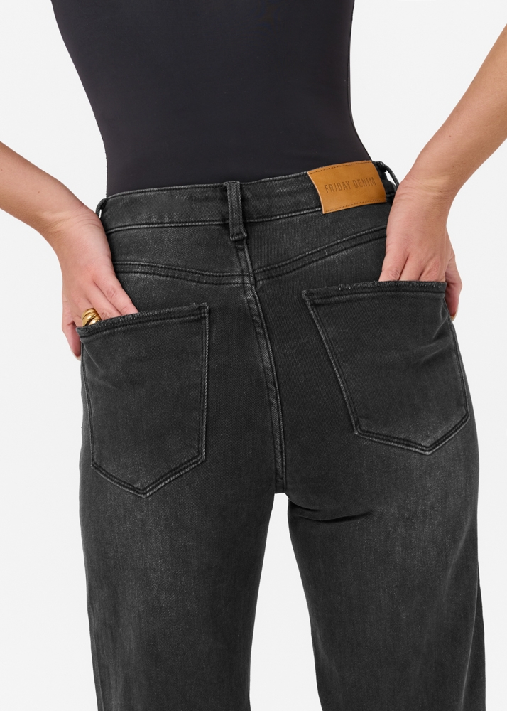 Straight leg stretch jeans