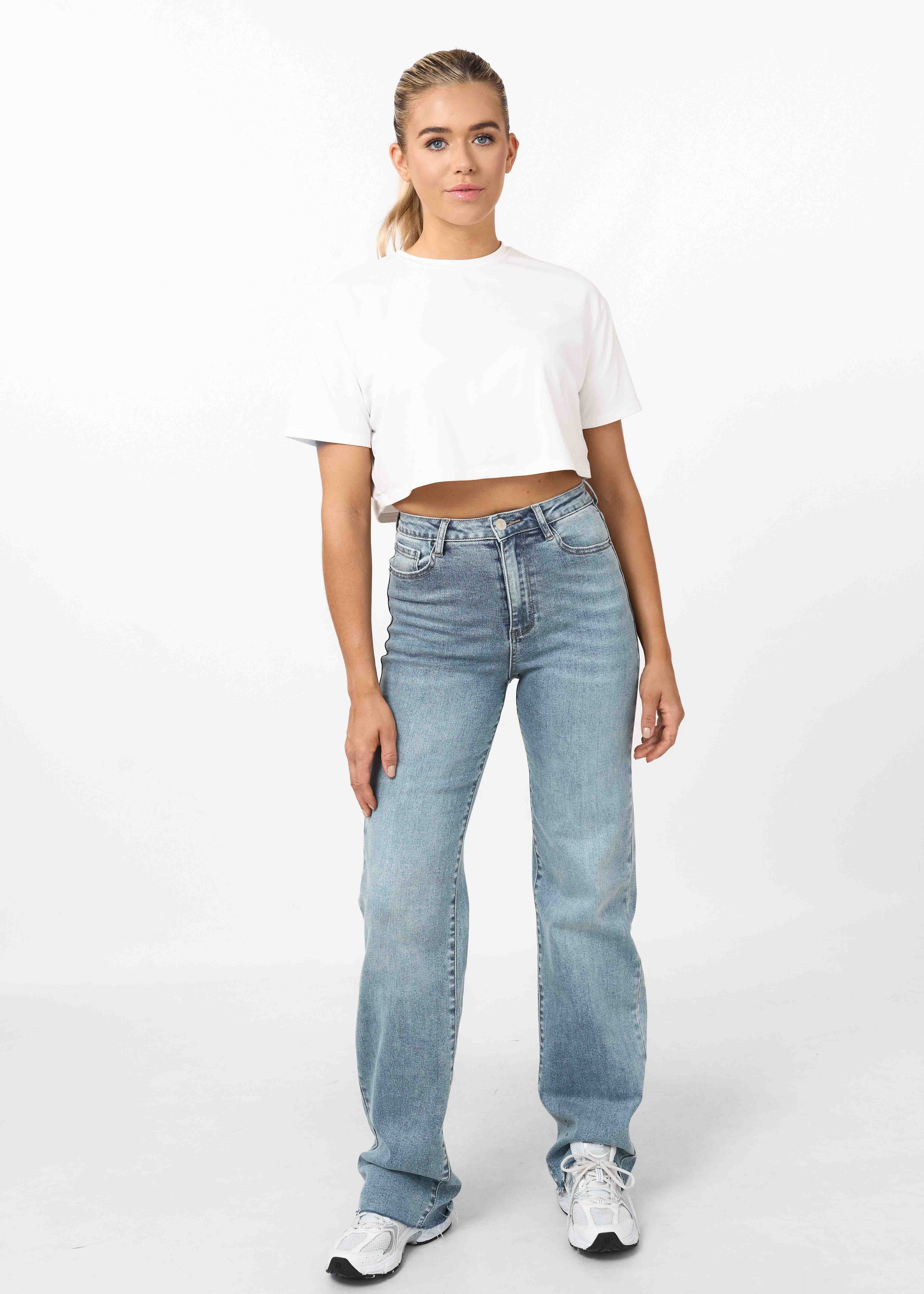 Straight leg stretch jeans