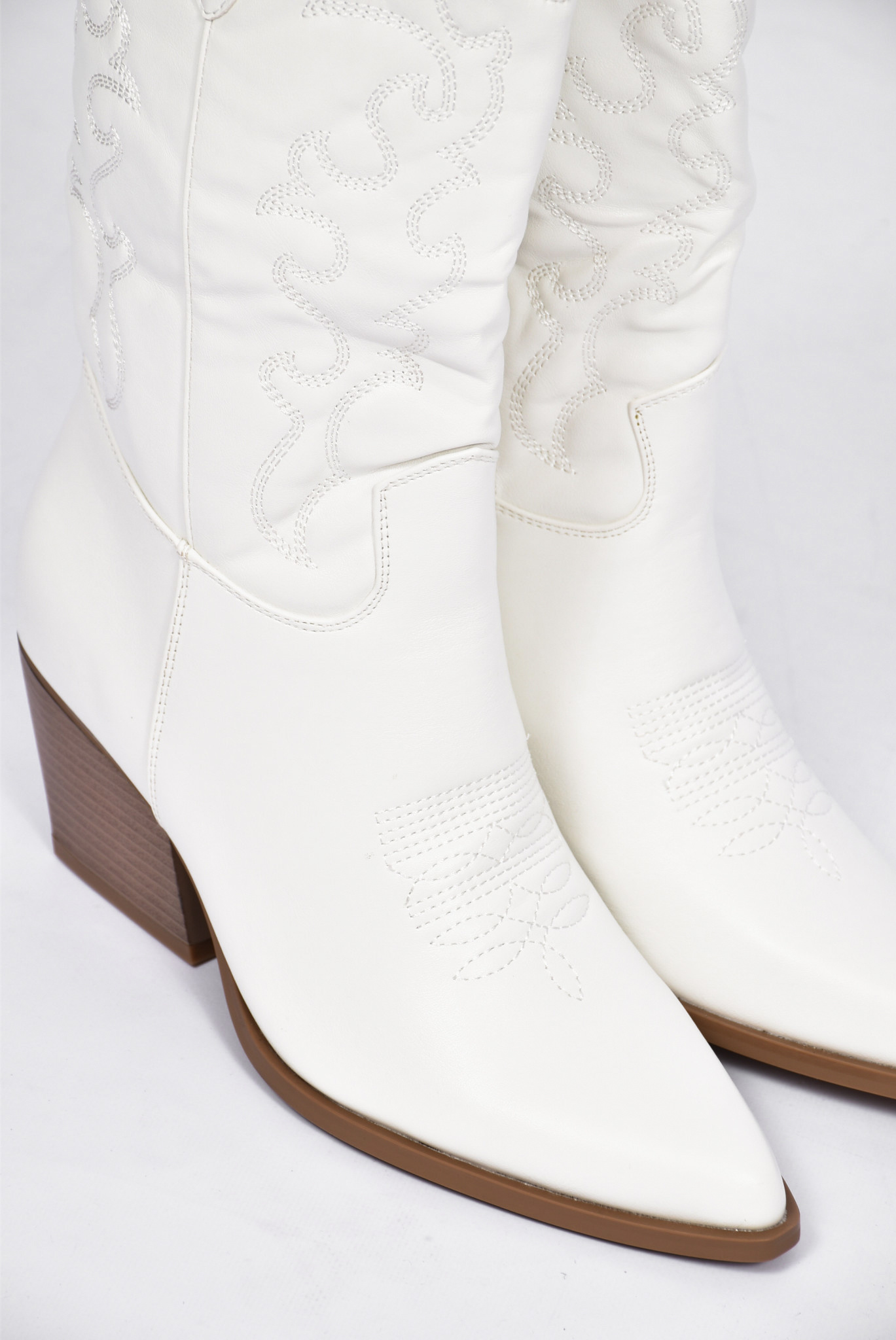 Lisa boots white