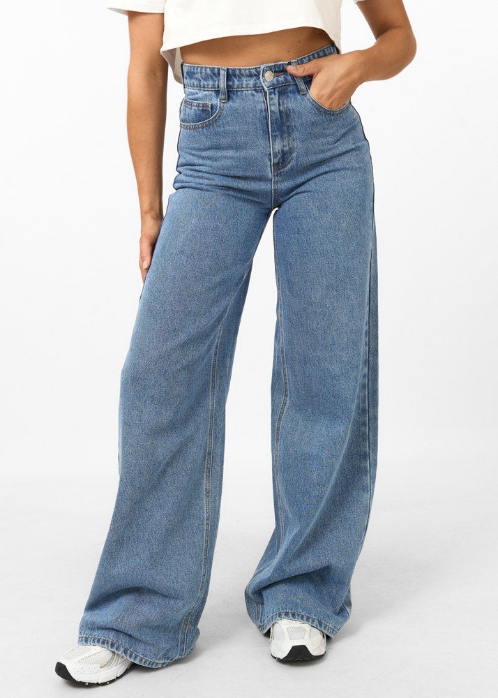 Wide leg jeans