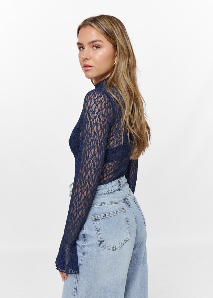 Lisa kanten top