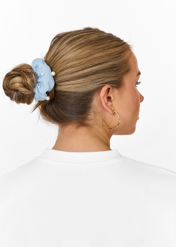 Parel denim scrunchie