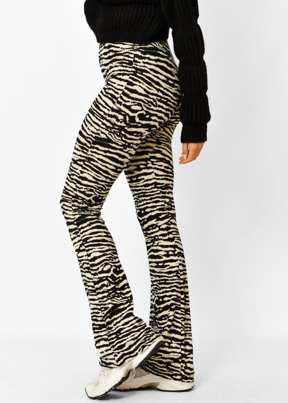 Lies flared zebra