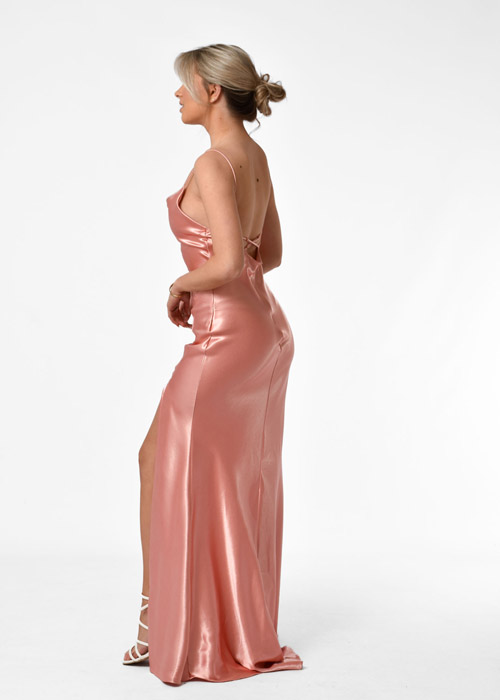 Indy satin jurk roze