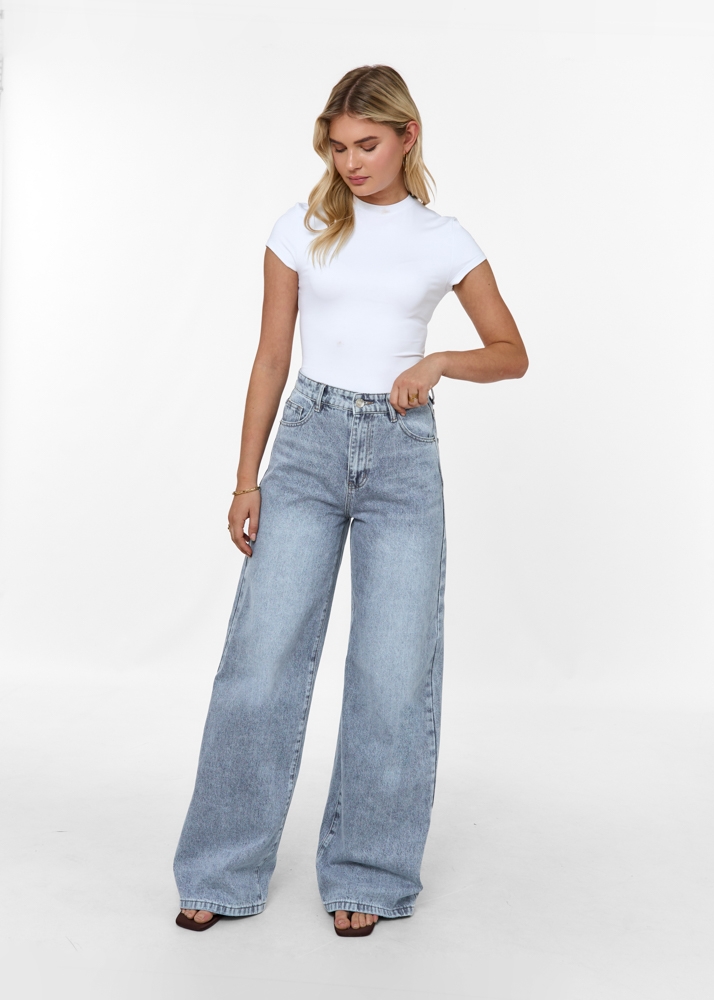 Wide leg classic jeans