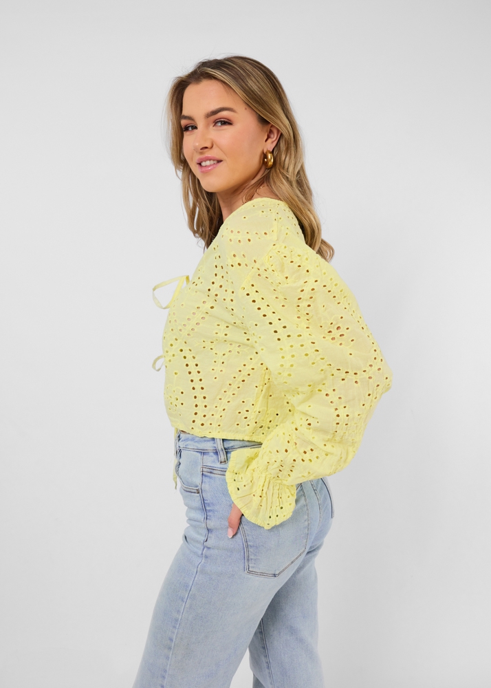 Nina embroidery blouse