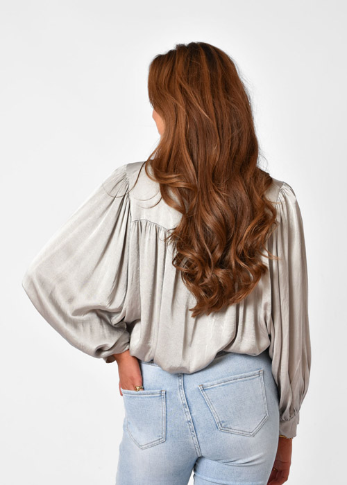 Laura satijnen blouse zilver