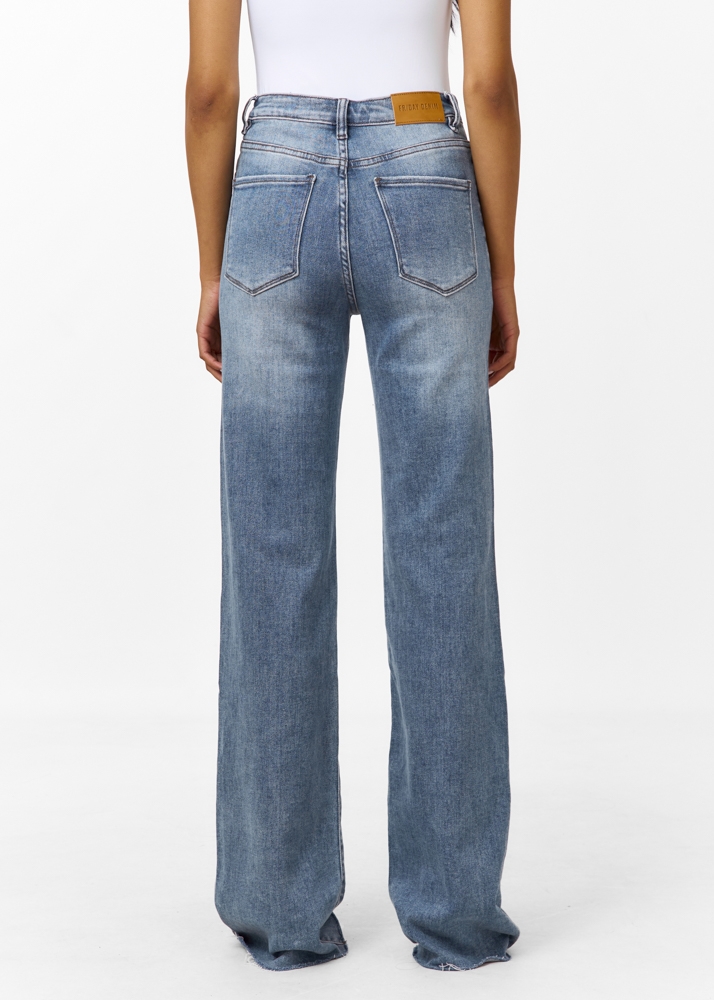 Straight leg stretch jeans