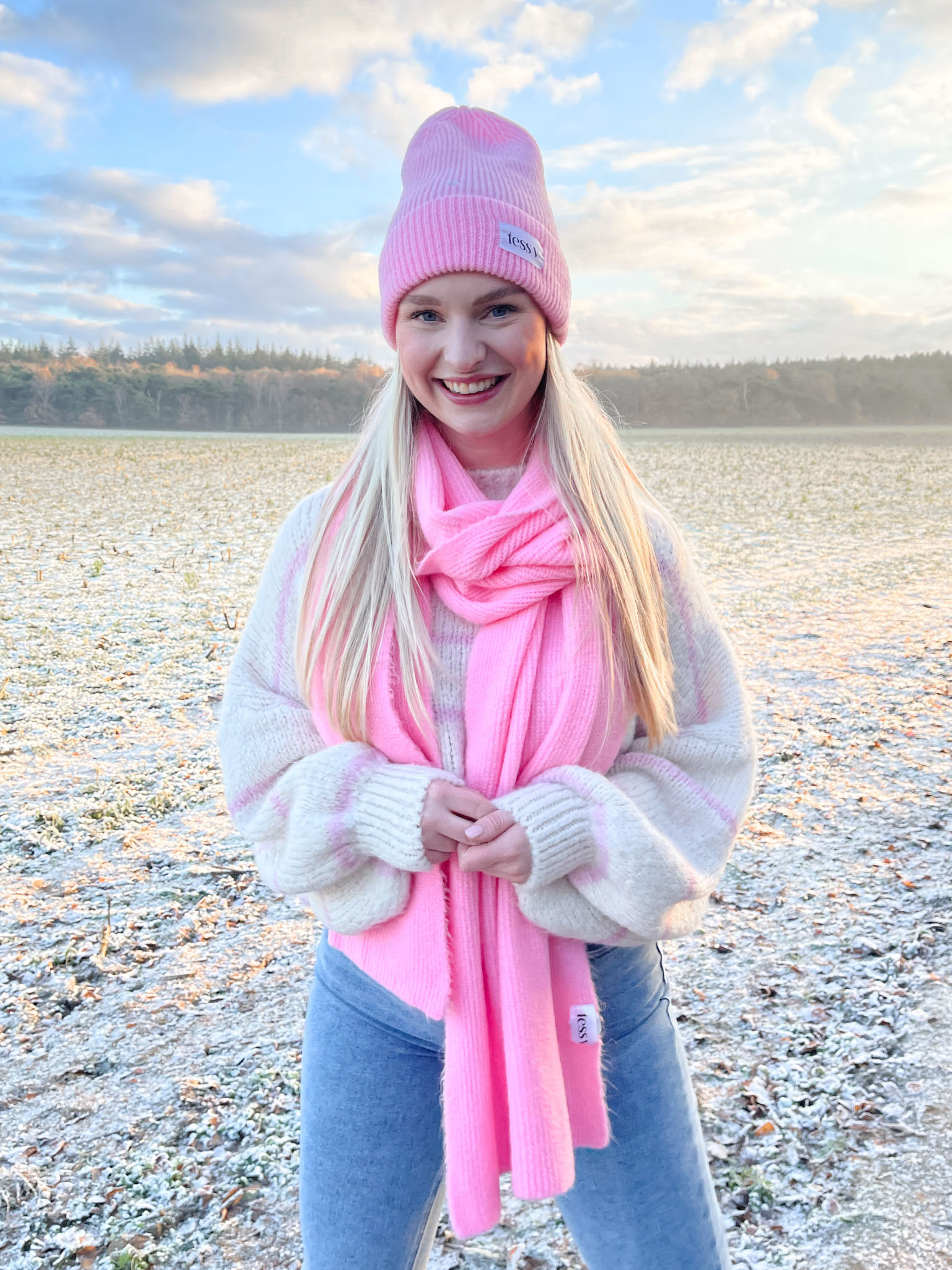 Tess v muts roze