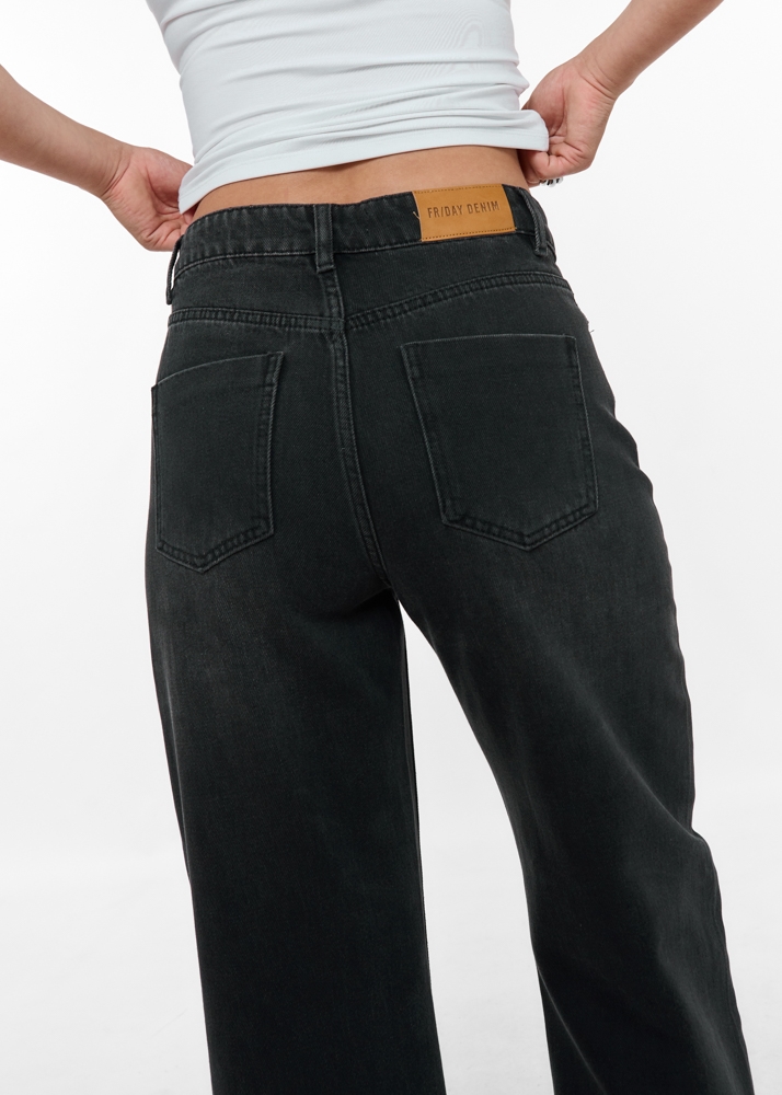 Balloon jeans