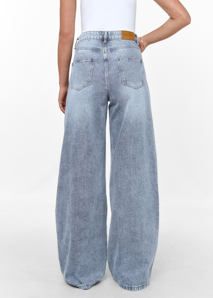 Wide leg classic jeans